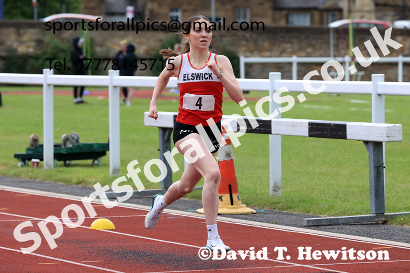 Middle Distance, 2026 Northumberland Schools Track and Field, Wentworth, Hexhan. Photo: David T. Hewitson/Sports for All Pics